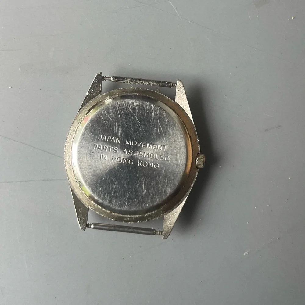 Watch Collectors -5 Different style watch’s (see photos ) $7.00 for all